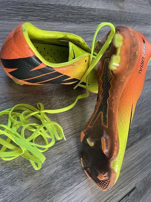 Бутси кроссівки для футболу