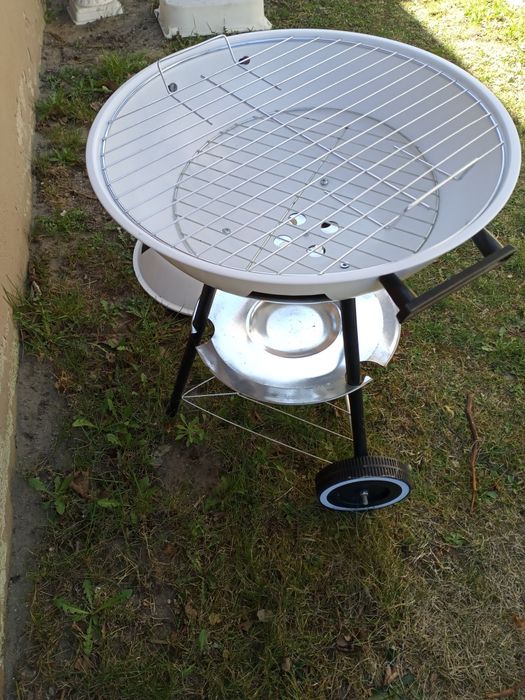 Grill węglowy piłka