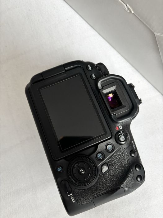 Canon eos 6d mark ii body