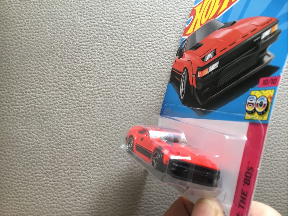 Toyota Celica Supra MA67 na escala 1/64 novo