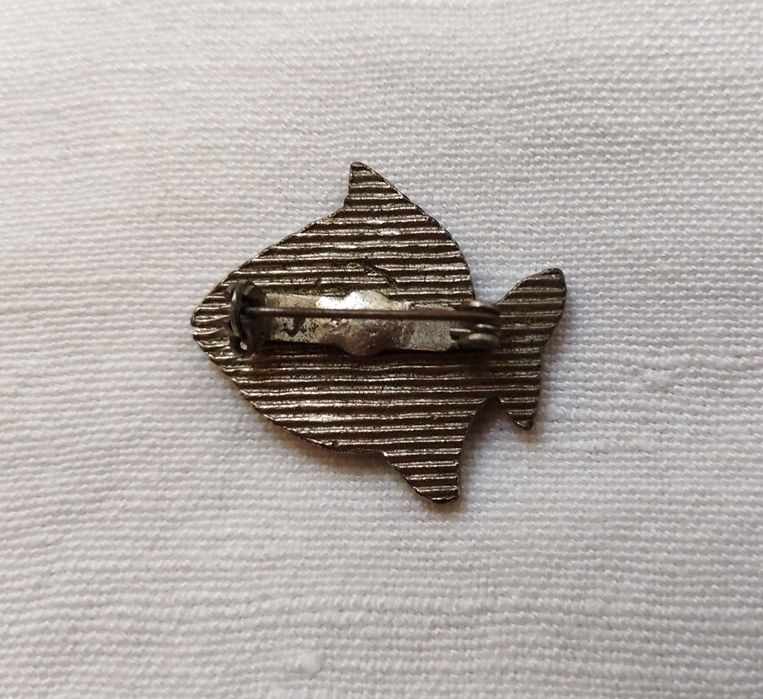 Alfinete cromado vintage, como novo