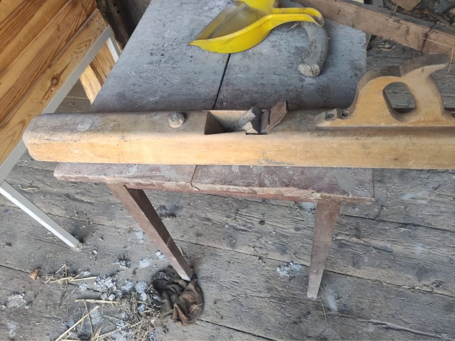 Zabytkowy strug, hebel stolarski