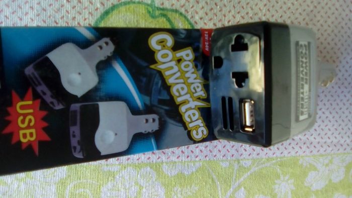 Inversor 12V para 230V + USB para MP3 e outros dispositivos