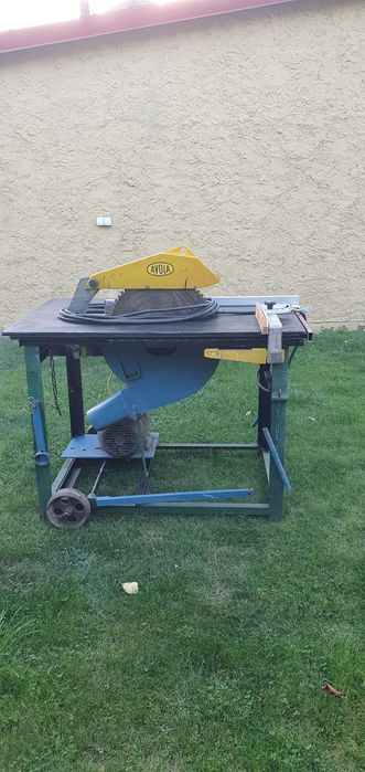 Piła stołowa , krajzega .