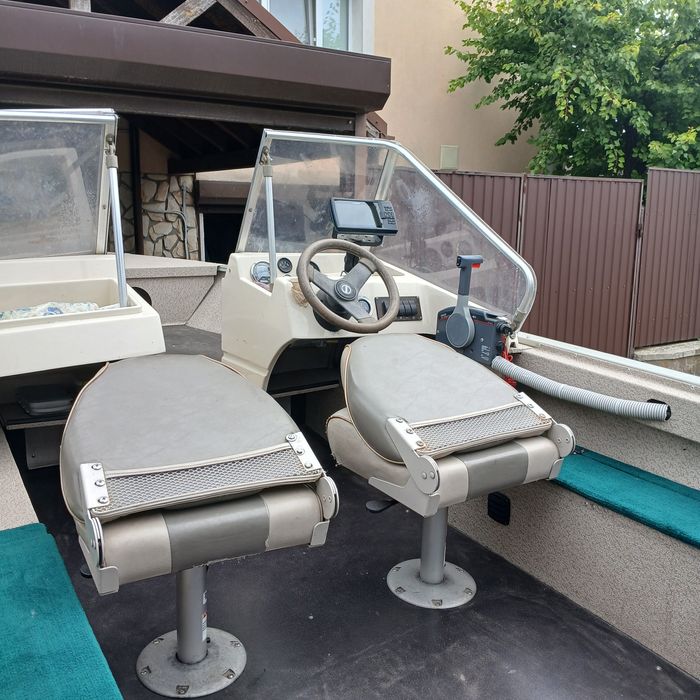 Лодка MirroCraft Troller
