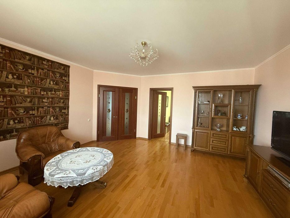 Продам 2кім.квартиру вул.Грушевського,парк Перемоги,м.Бровари DM
