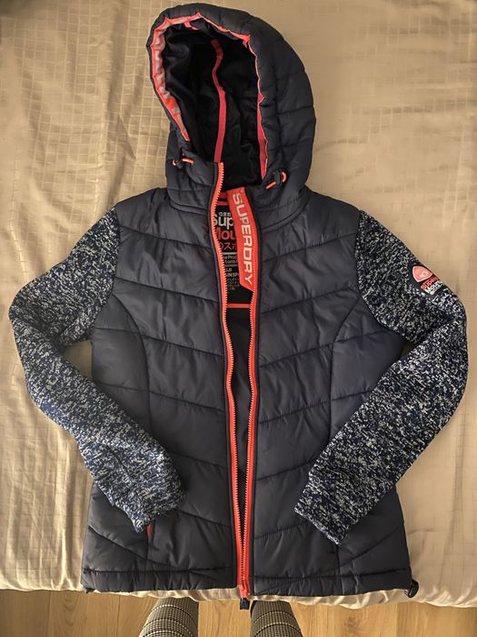 Casaco da Superdry tipo colete com mangas