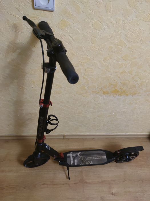 Продам самокат двухколесный "Scale Sports", до 100кг, тормоза дисковые