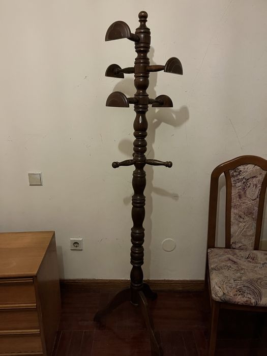 Bengaleiro em Madeira muito antigo