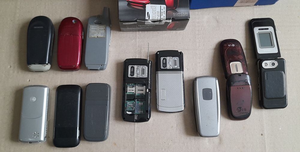 Телефон Моторола Siemens Nokia