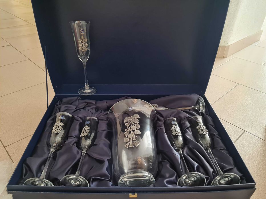 Flutes e balde Crystal Bohemia e estanho