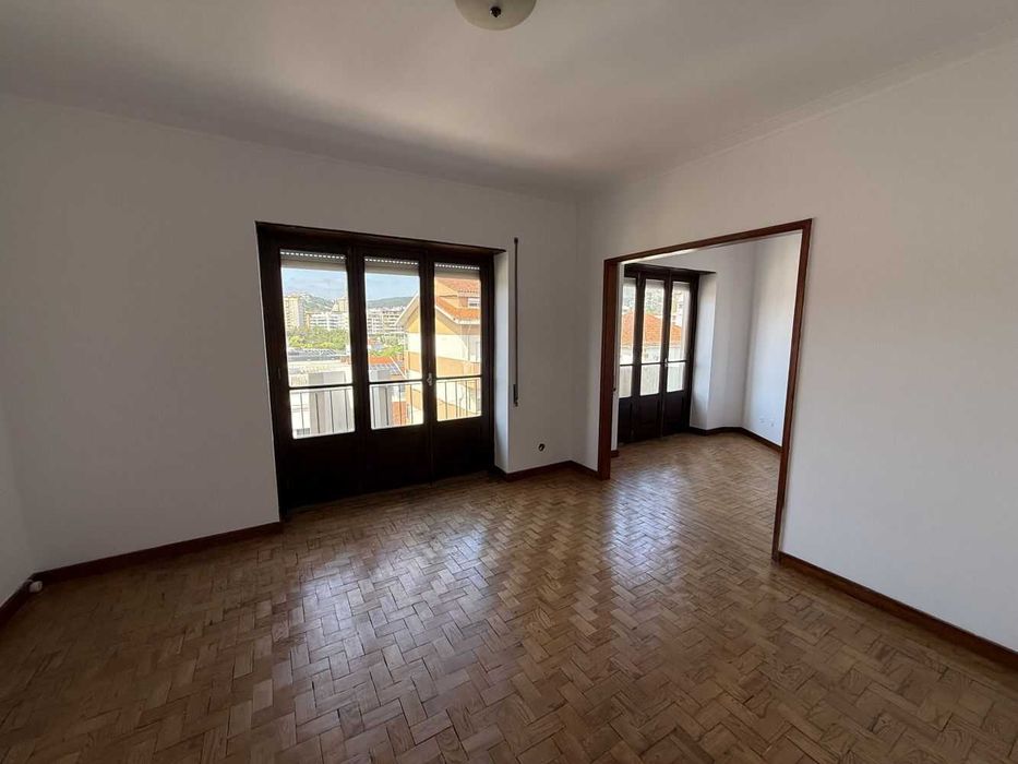 APARTAMENTO T4 EM COIMBRA