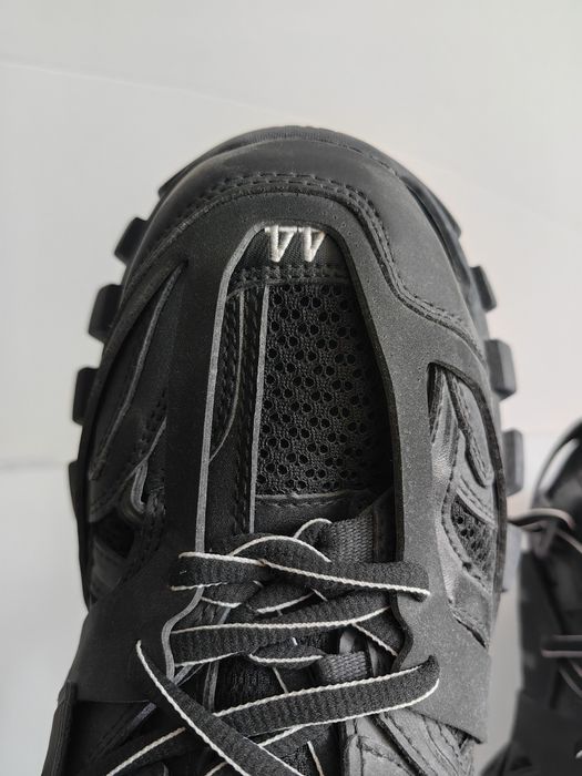 Balenciaga track led