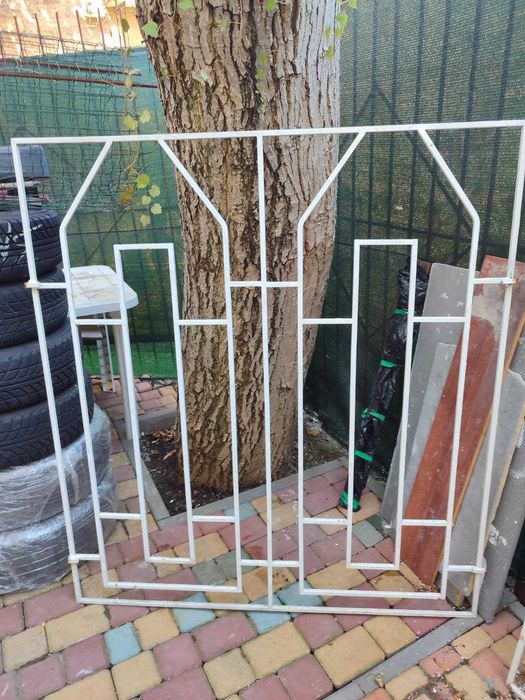 Решітки металеві на двері та вікна