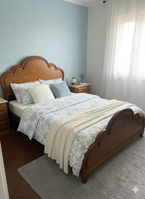 Cama de Casal em Madeira – Estilo Clássico e Intemporal