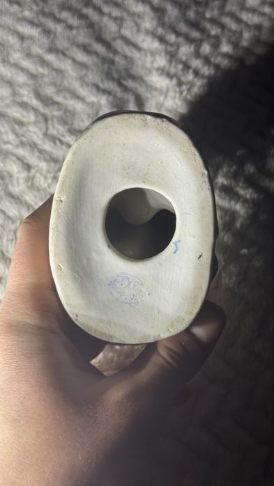 Продам фарфоровую статуетку мальчик на лыжах СССР