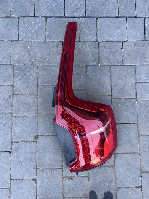 Prawa lampa tylna tył w błotnik led Volvo XC90 II USA
