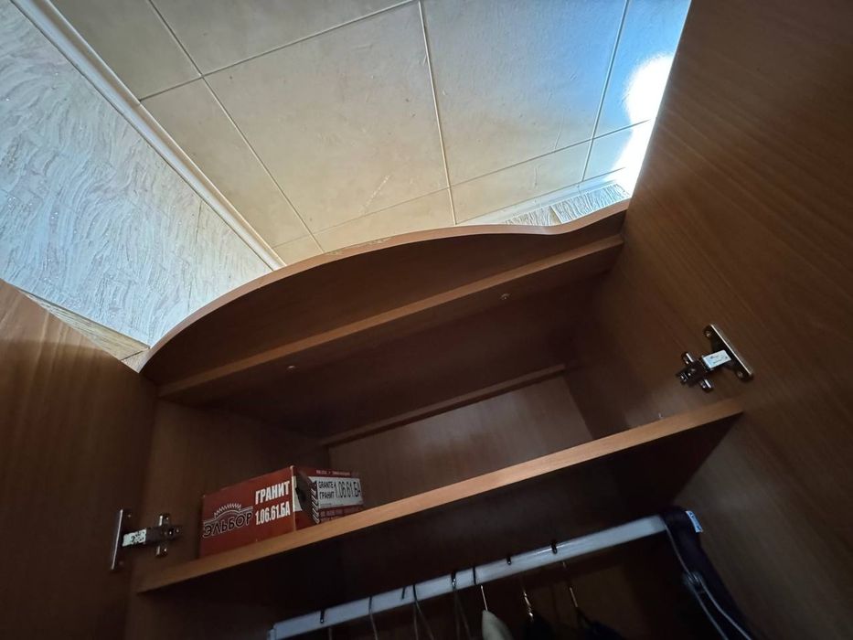 Продам прихожую б/у