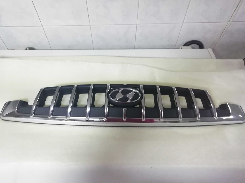 Grelha frontal Hyundai H1 - 02»