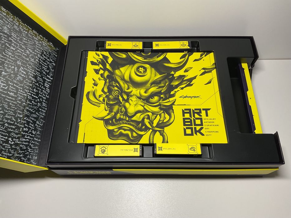 Cyberpunk 2077 Artbook Steelbook Brelok Przypinki Naszywki Dowody - PL