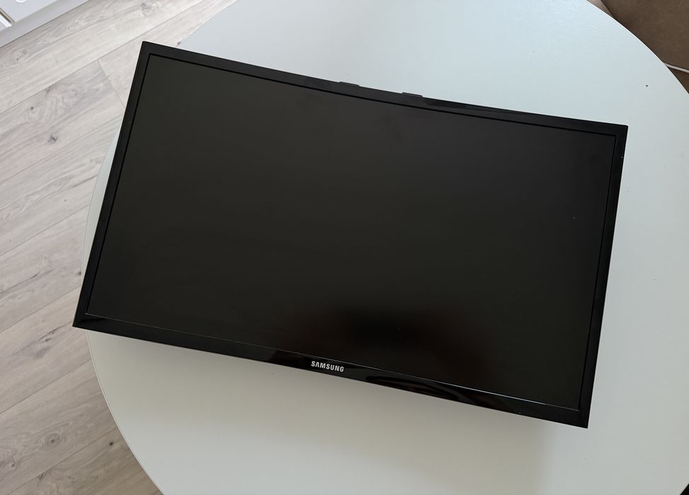 Монитор Самсунг C24F390FHI