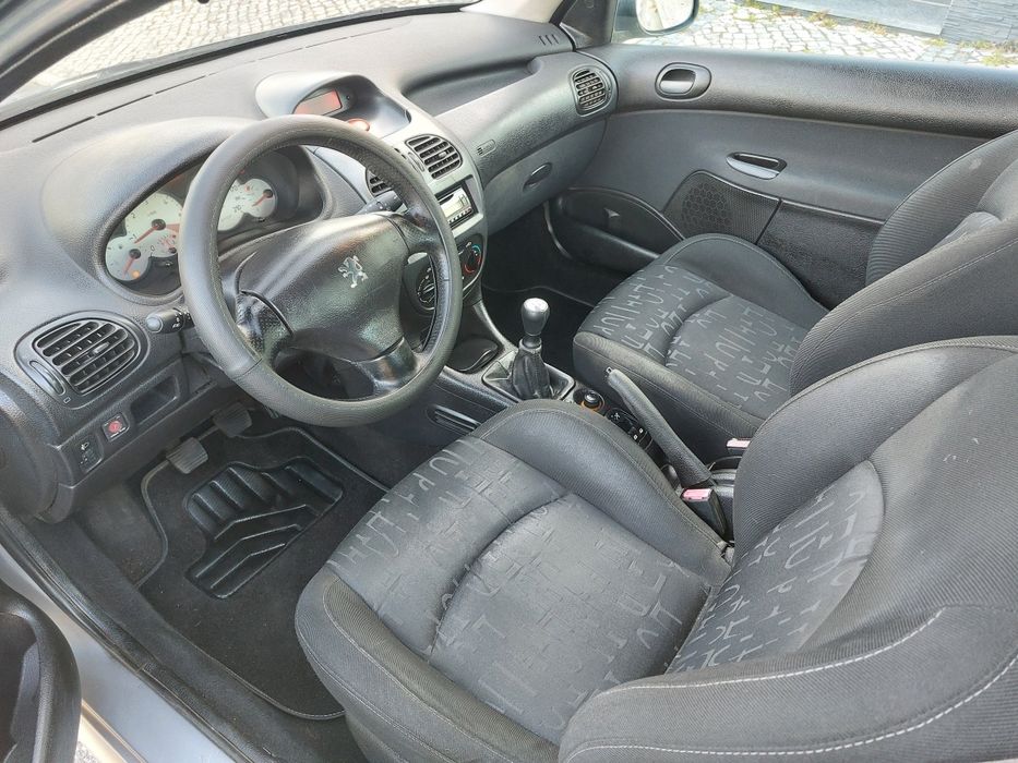Peugeot 206 XS 2.0 Hdi Ano 2003 estimado económico 2 donos