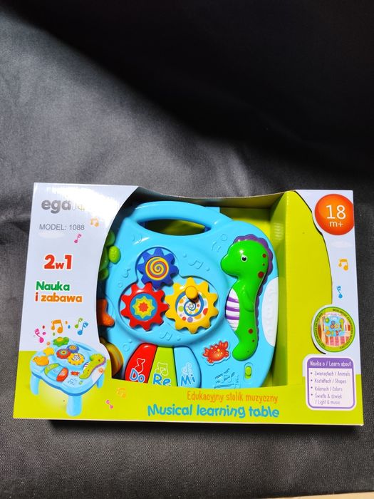 Stolik edukacyjny dla malucha