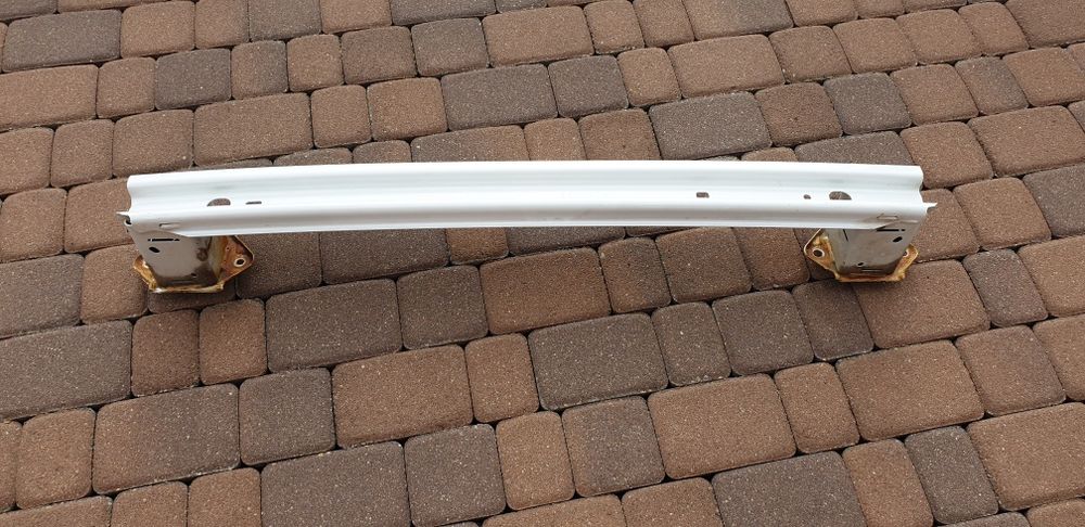 Belka zderzaka tył TOYOTA YARIS CROSS