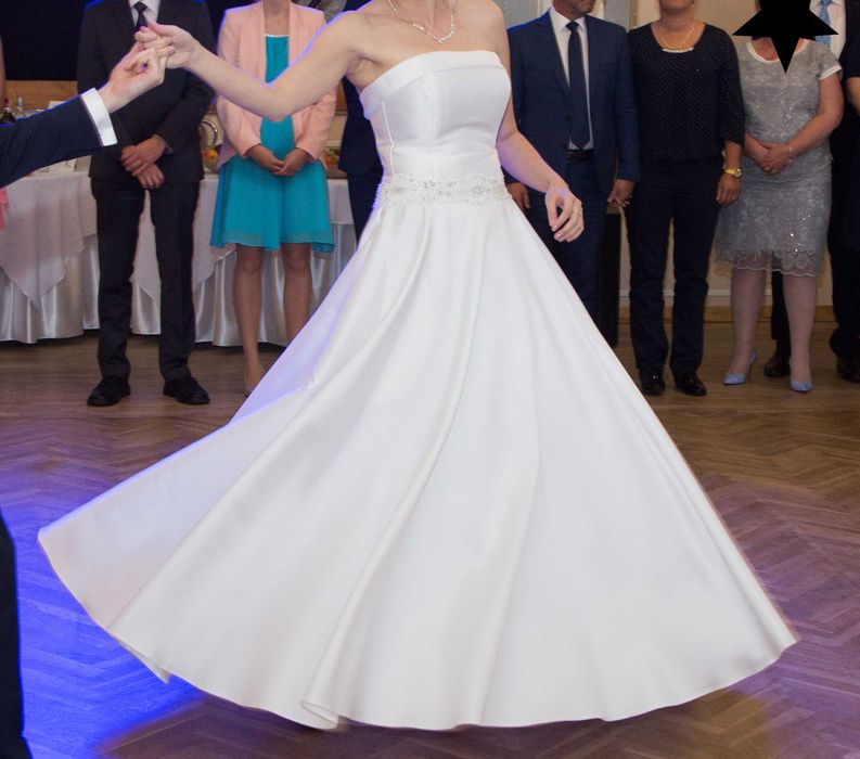 Suknia ślubna klasyczna, rozmiar 38, elegancka, bez ramiączek, z wiąza