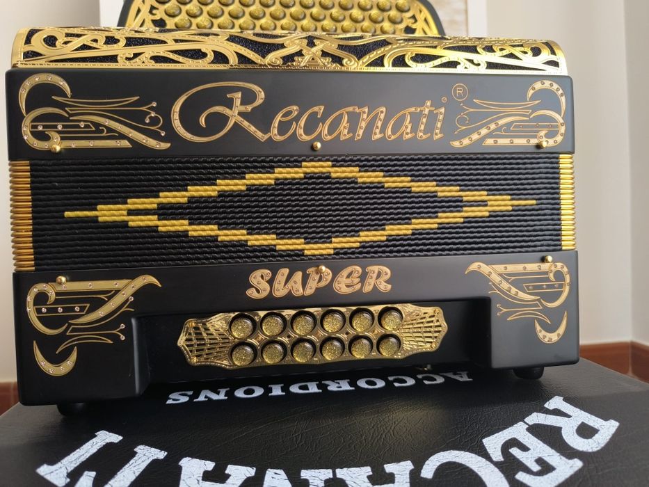 Concertinas Recanati super novas