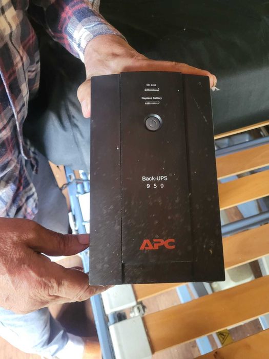 Zasilacz  APC Back-UPS 950