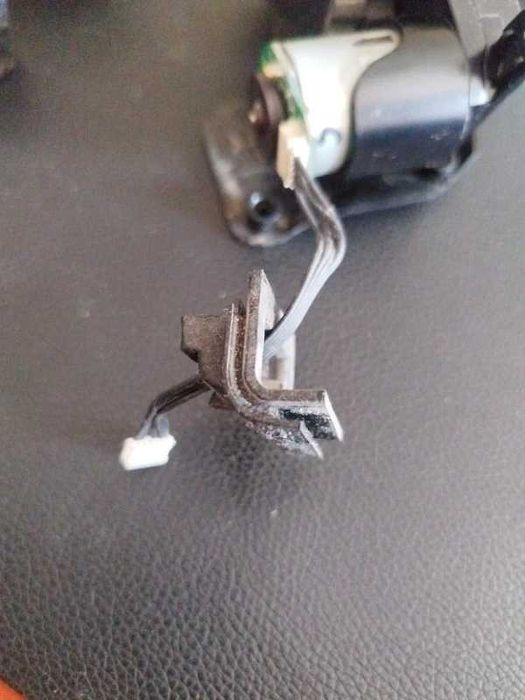 Roda direita cecotec conga 2290