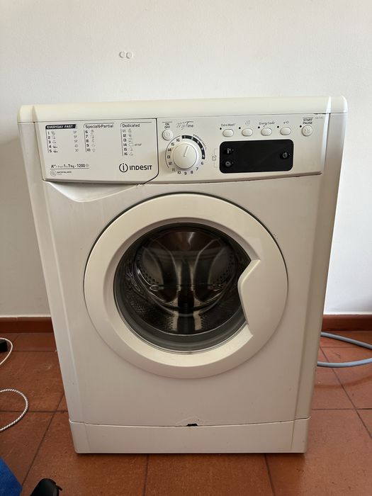 Maquina lavar indesit em bom estado