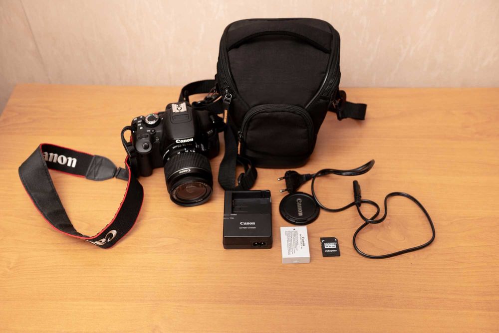 Canon EOS 650D + обʼєктив 18-55 Фотоапарат дзеркальний