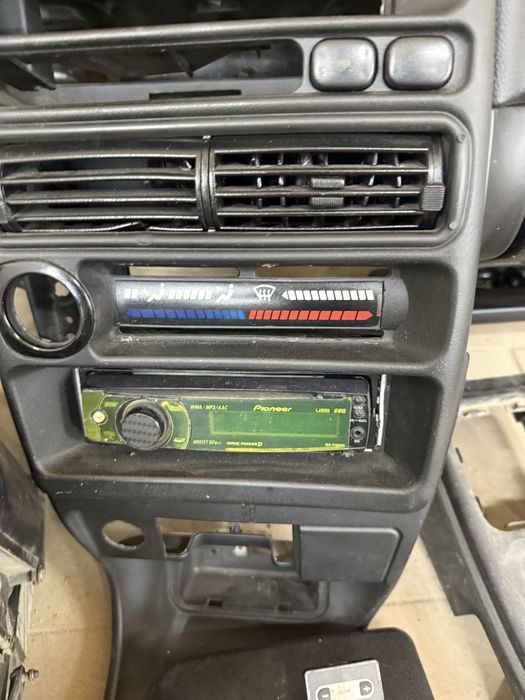 Торпедо ВАЗ 2115 повна комплектація