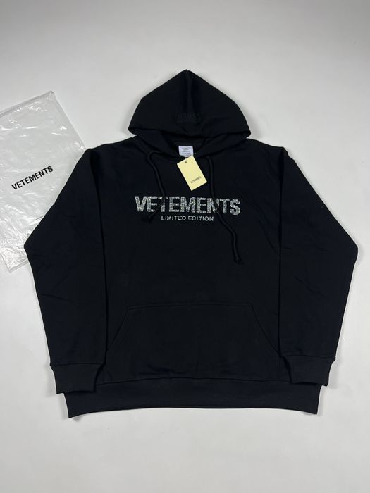 Худи Vetements.