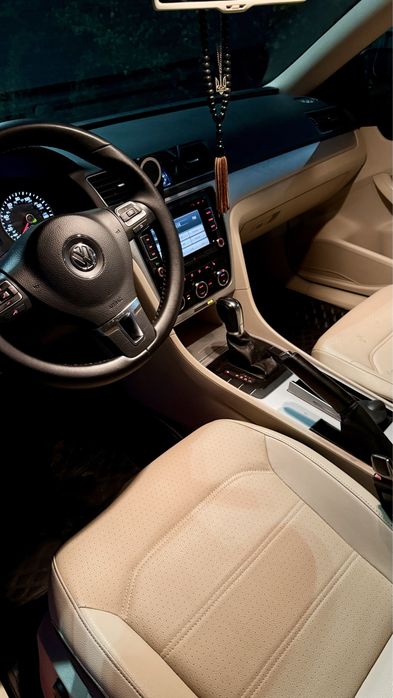 Volkswagen Passat B7 SE 2.5 бензин