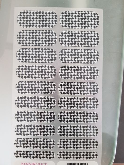 Urządzenie do ozdabiania paznokci