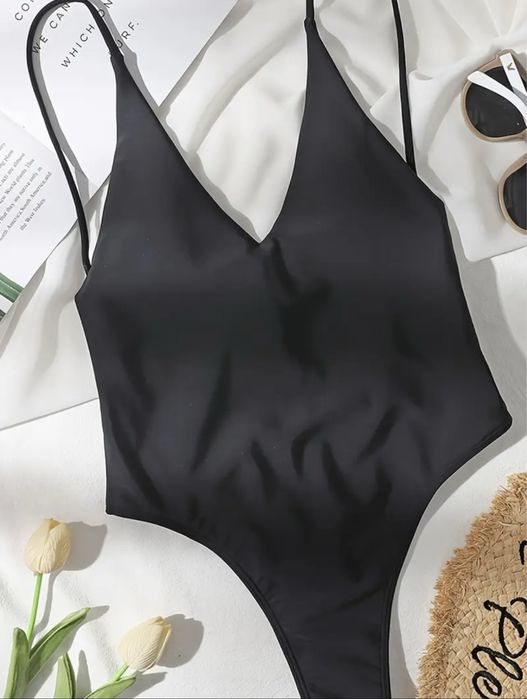 Жіночий суцільний купальник