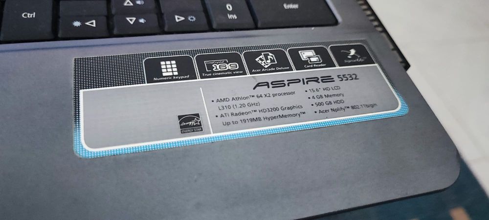 Laptop Acer Aspire 5532-1563: AMD Athlon 64X2 DC TK-42 (1.6GHz), Memoria de 3GB DDR2, Disco Duro