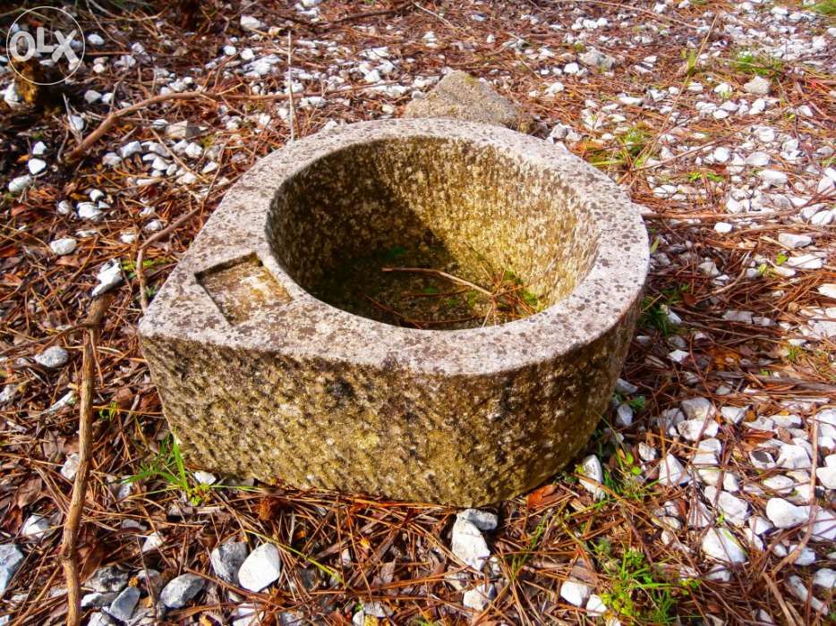 Pias duplas em pedra muito rústicas