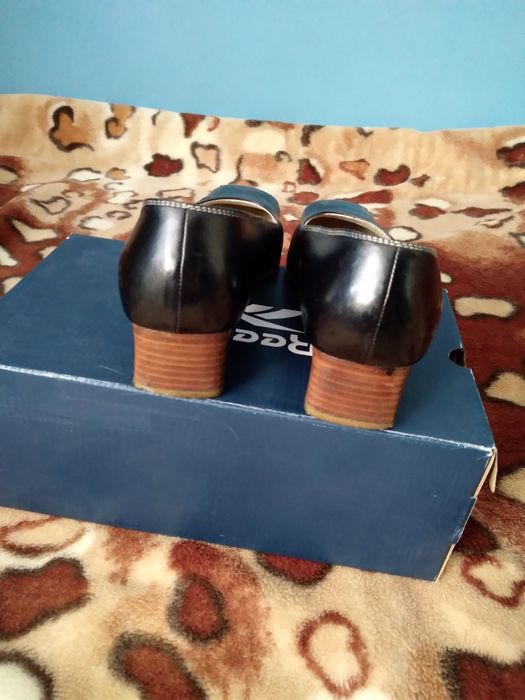 Sprzedam skórzane buty damskie rozm.41,5 firmy RYŁKO