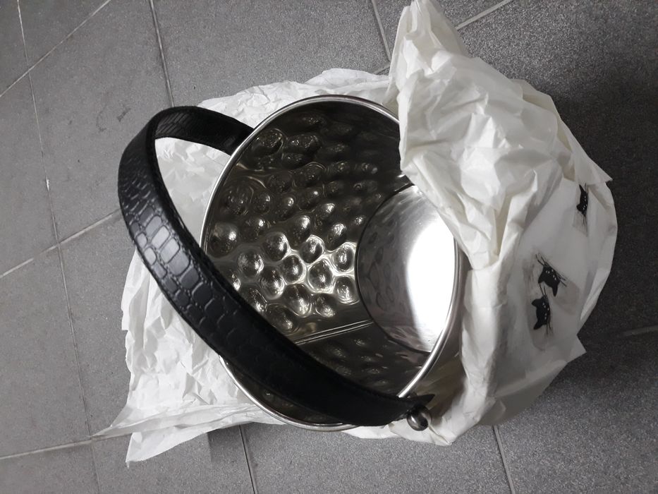 Frapé em Inox com pega de couro - Gato Preto
