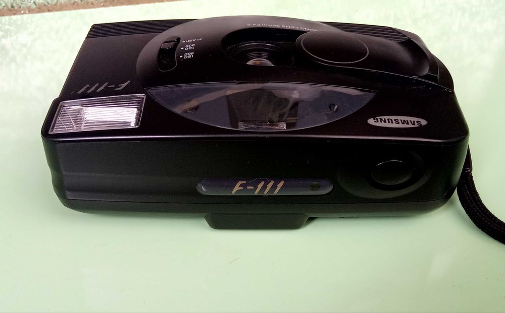 пленочный фотоаппарат Samsung F-111.