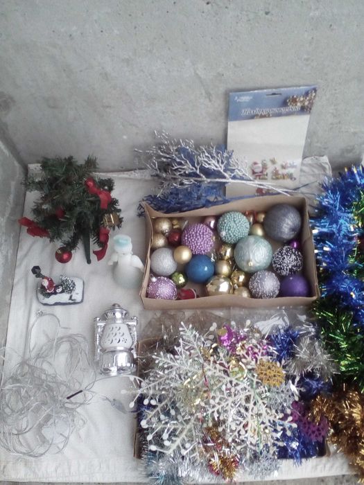 комплект елочных украшений (90-е годы)