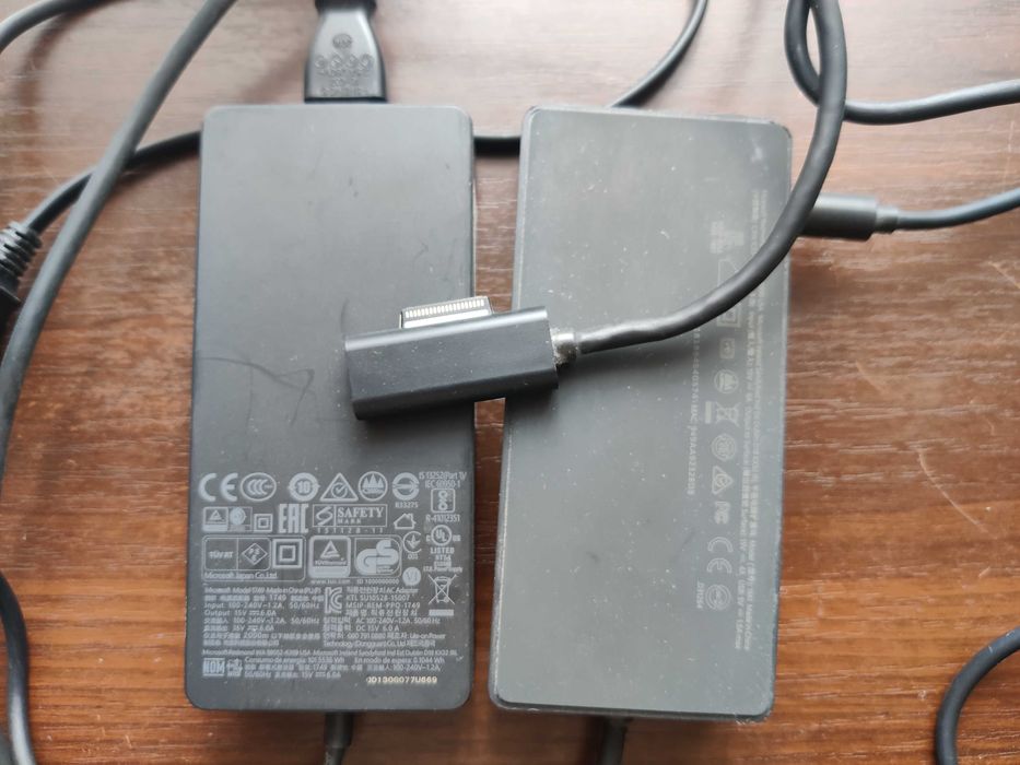 Док-станція Microsoft Model 1661 з БЖ (15V / 6.0A)