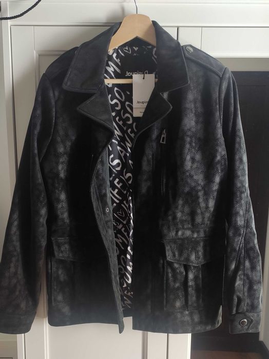 Casaco preto da desigual com etiqueta