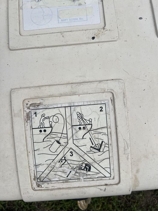 Tratwa ratunkowa / Ponton