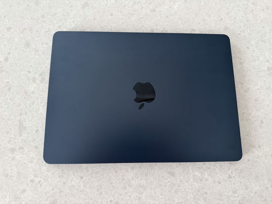 Macbook  Air2026 M5 16GB 512 GB jak nowy