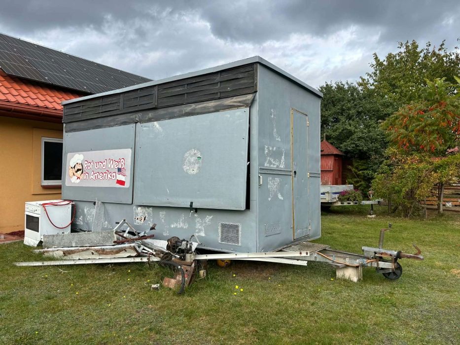 Przyczepa food truck zarejestrowana uszkodzona ZAREZERWOWANA